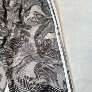 Adidas Black and Gray Wave Pattern Pants size L (14-16)